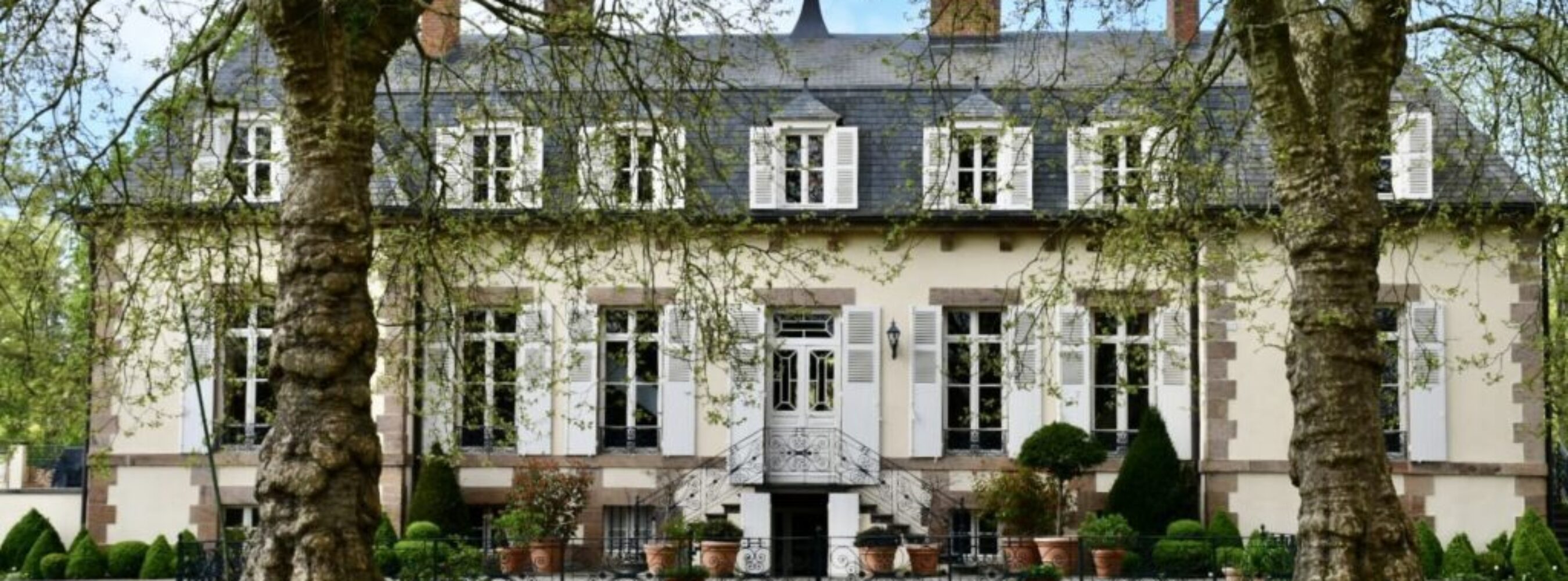 Schloss vorne ohne Autos j